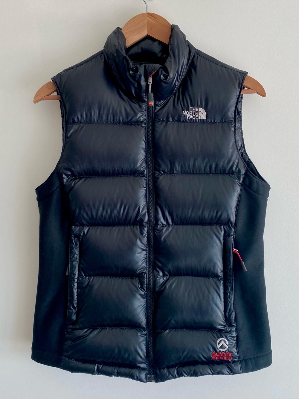 The North Face Summit Series Aconcagua Down Puffer Vest - Black/Red - Women's M